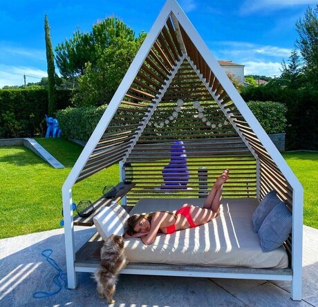 L a Elui modèle magnifique photos