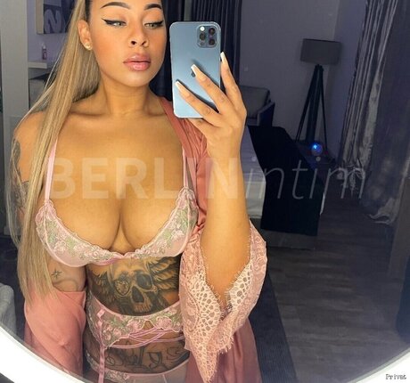 Bonita Brilliant modèle sexy image