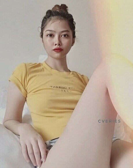 Invalidnun modèle nu photos