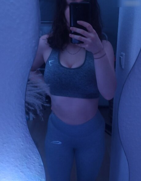 eAngi02 modèle de sexe des photos