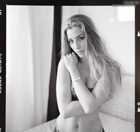 Sara de Miguel nus étoiles photos