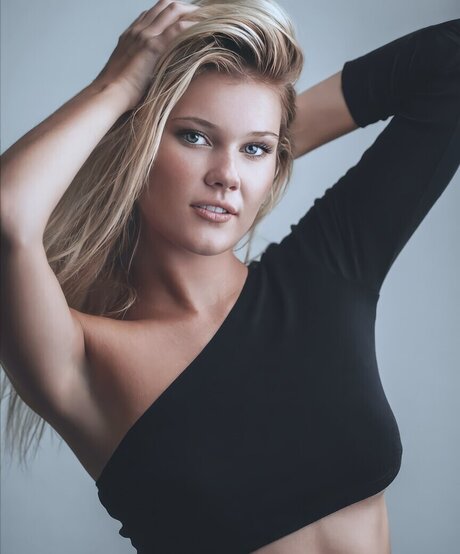 Sarah E Coomer modèle hd photos