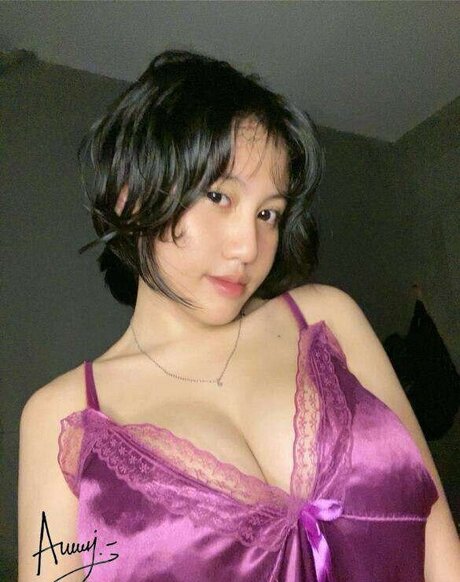 chatte écartée onlyfans top jolie des photos