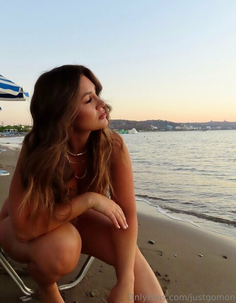 Monique Hristovska modèle de sexe des photos