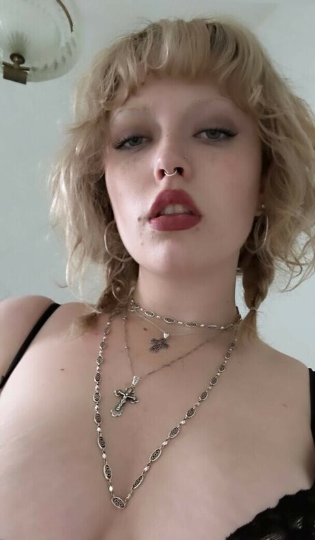 Violet Grohl modèle artistique archive