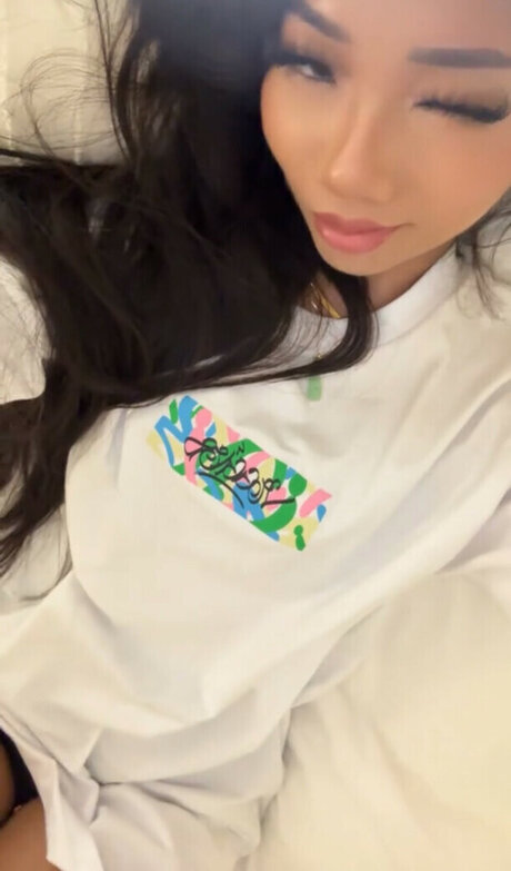 Eden Luong modèle érotique image