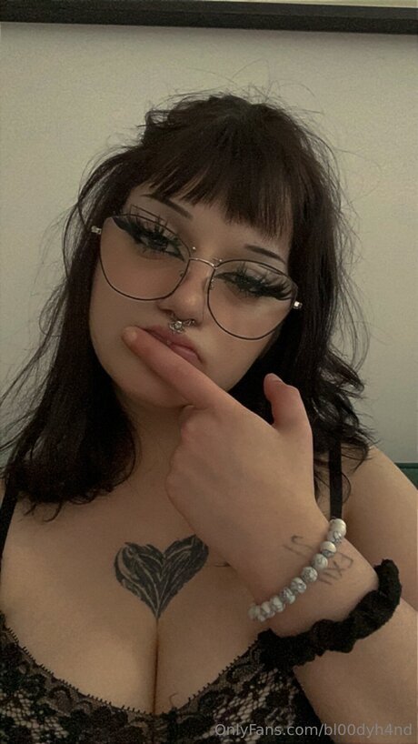 bl00dyh4nd star du porno xxx archive