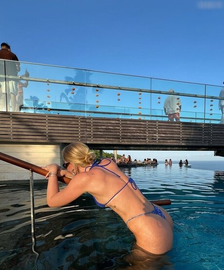 fellation publique onlyfans sexy érotique galeries