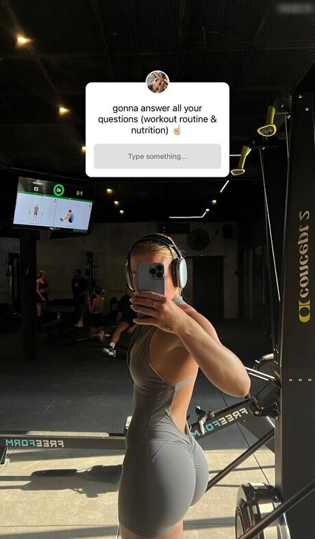 filles cosplay onlyfans belle érotique photo