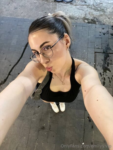 emilyy vip haut étoile des photos