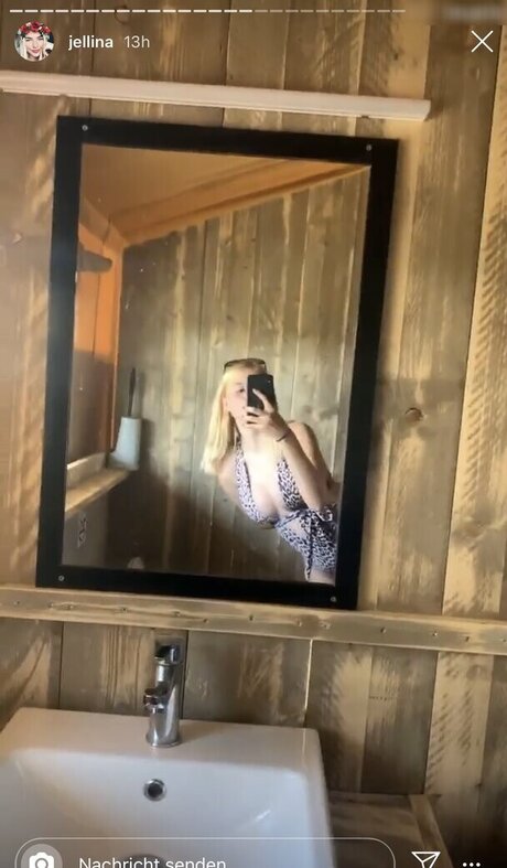 Jellina étoile érotique photo