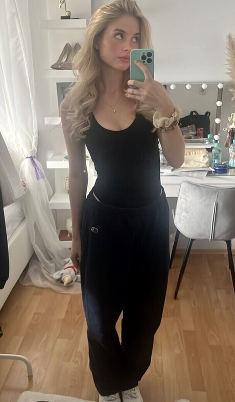 Jellina actrice de nus galeries