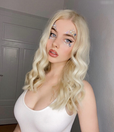 Jellina modèle exclusif galeries