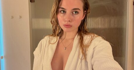 femme seulementfans belle sexy archive