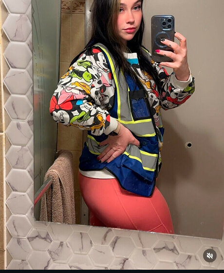 Sweetsami828 modèle adulte archive