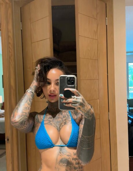 Cleo Petra modèle porno archive