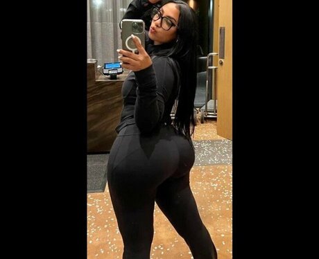 Queen Najia xxx étoile photo