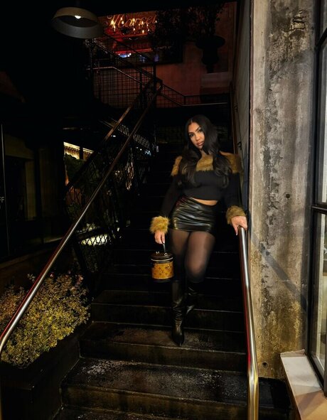 Queen Najia star du sexe image