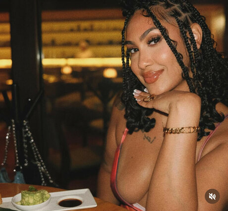 Queen Najia actrice de sexe img