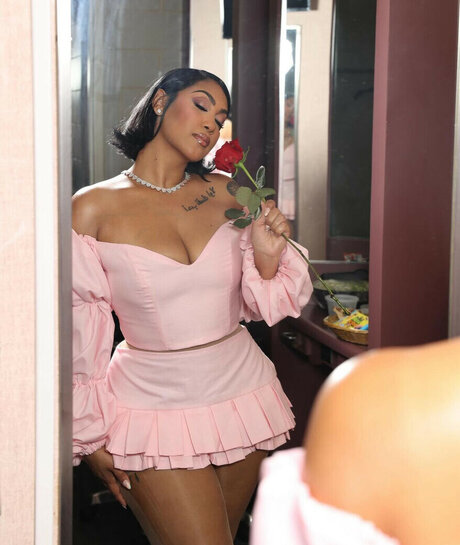 Queen Najia star érotique collection