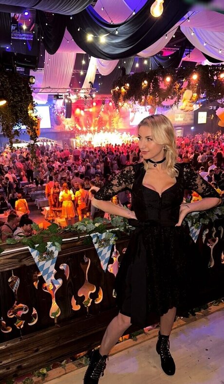 Anna Carina Woitschack modèles nus image