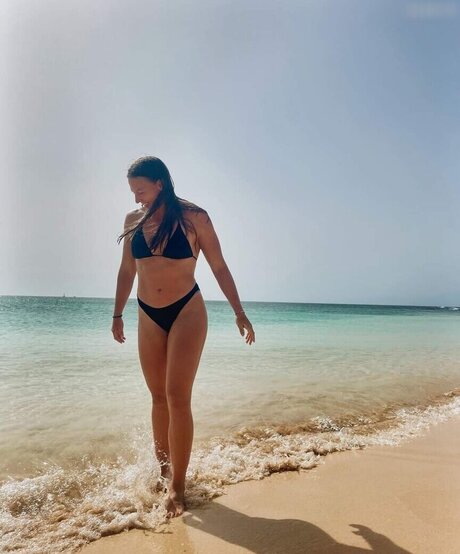 Angelica Moser modèle érotique galeries