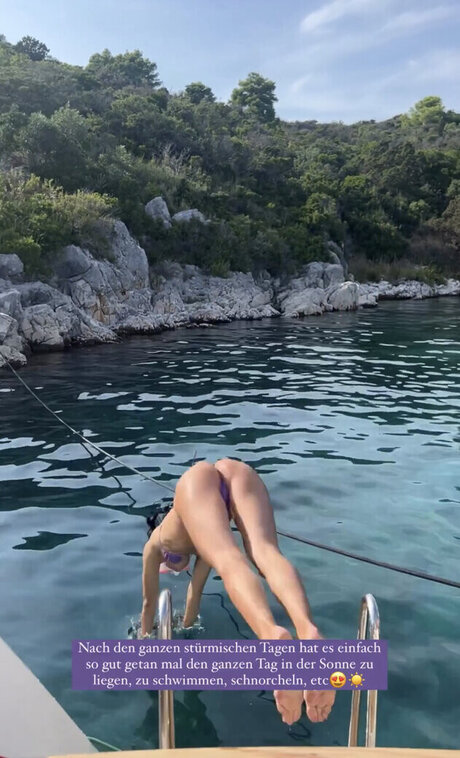 rousse au gros cul onlyfans la plus belle photos