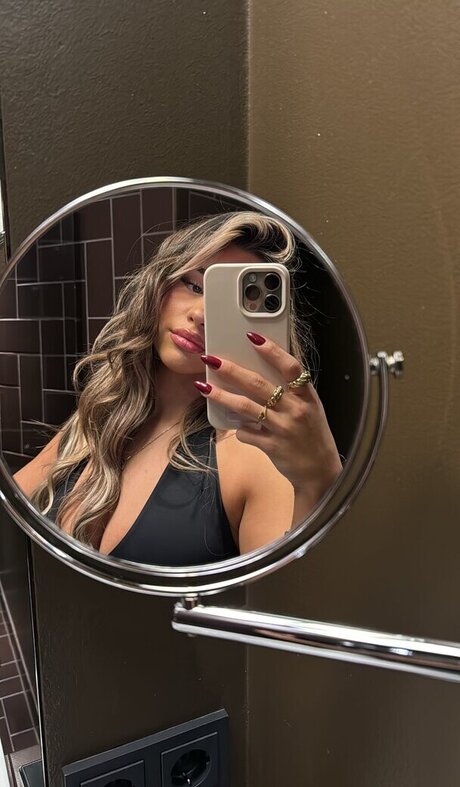 visage blond uniquementfans sexy xxx archive