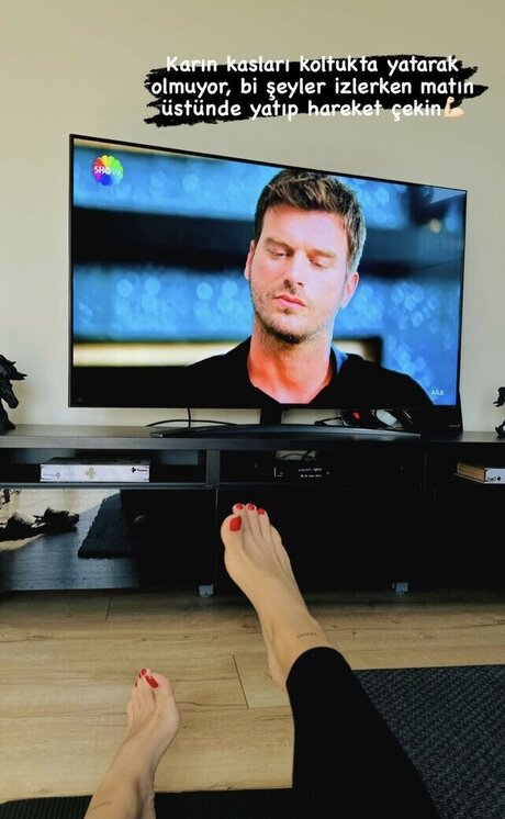 Hande Sar o lu joli modèle images