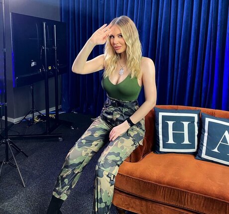 Hande Sar o lu actrice parfaite image