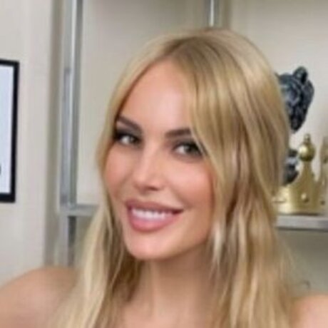 Hande Sar o lu étoile galeries