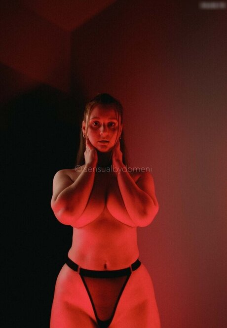 s sses rot modèle chaud photo