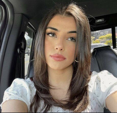 Gal Akbari meilleure actrice images