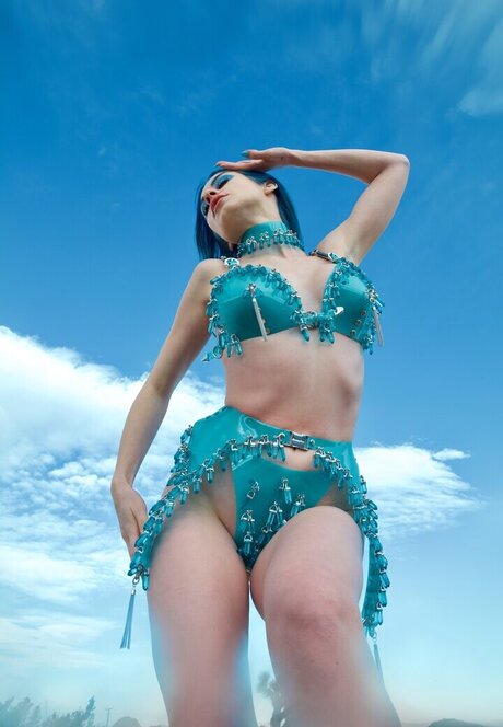 Jewelz Blu nus étoiles images