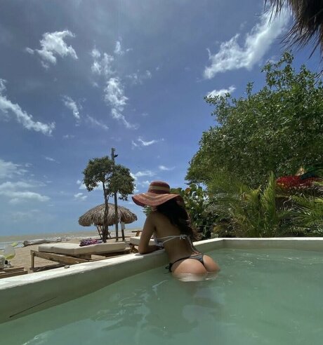 Katherine Escobar modèle xxx des photos