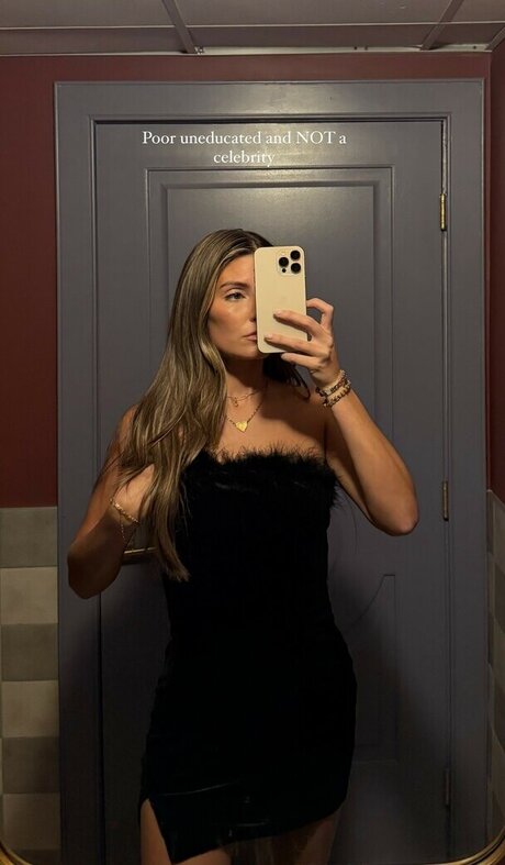 Carla Bezanson haut modèle archive