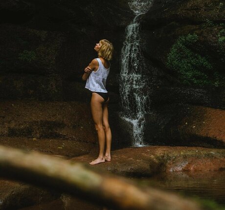 Nina Nesbitt étoile de haute qualité images