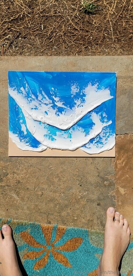 Jeneva From PARiTY actrice chaude photo