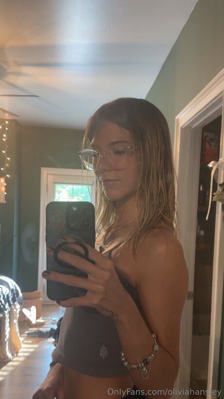 Oliviahansley star du porno gratuit archive