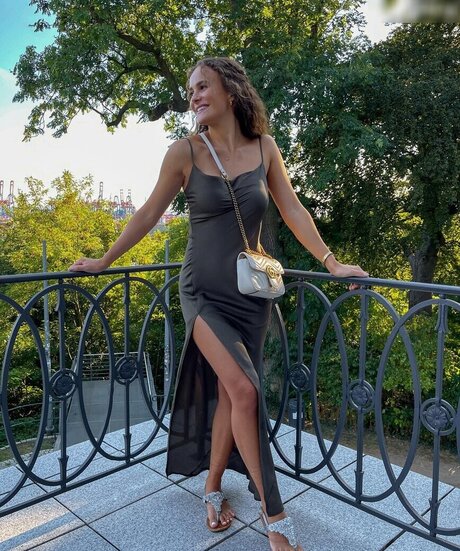 visage blond uniquementfans nus xxx photos