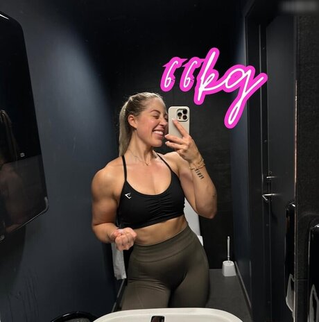 Lisa Marie Wohlmuth haut modèle photos