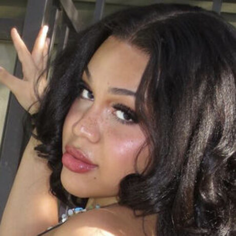 Zaya Perysian star du porno en haute qualité des photos