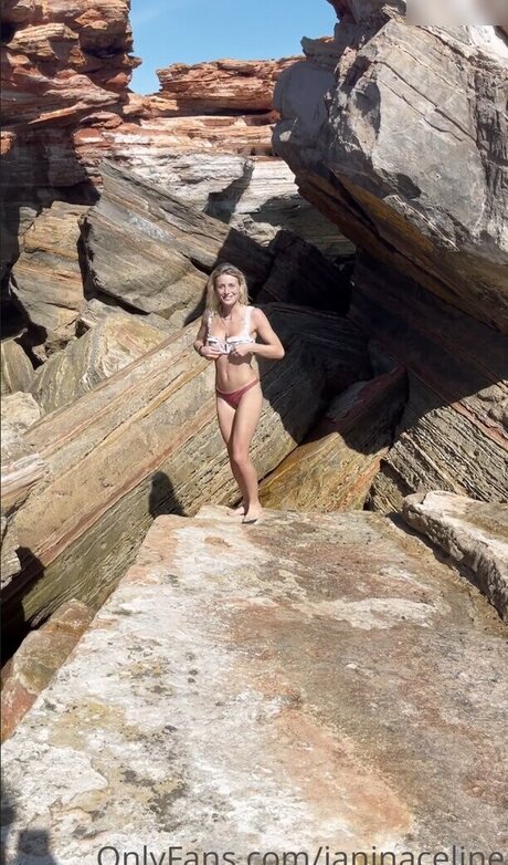 Janina Celine Jahn nus de stars du porno galeries