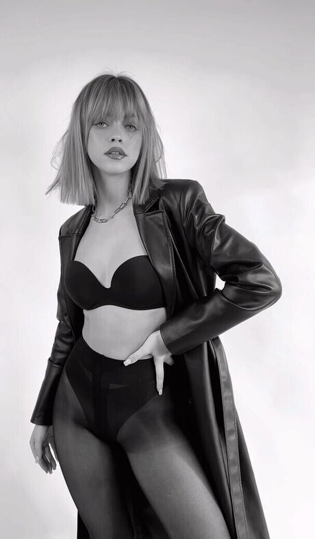 Vanessa Kunz mannequin collection