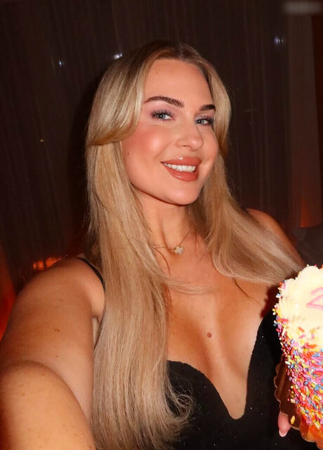 liv yah modèle de haute qualité photos