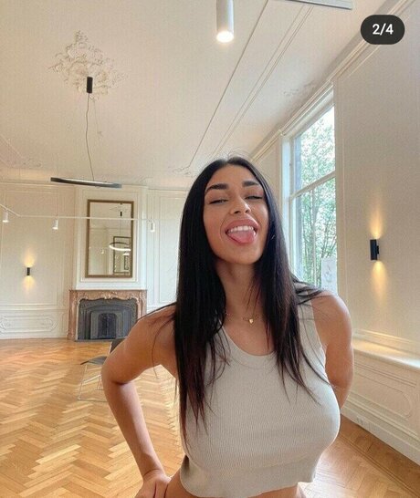 Shayna Senior actrice sexy images