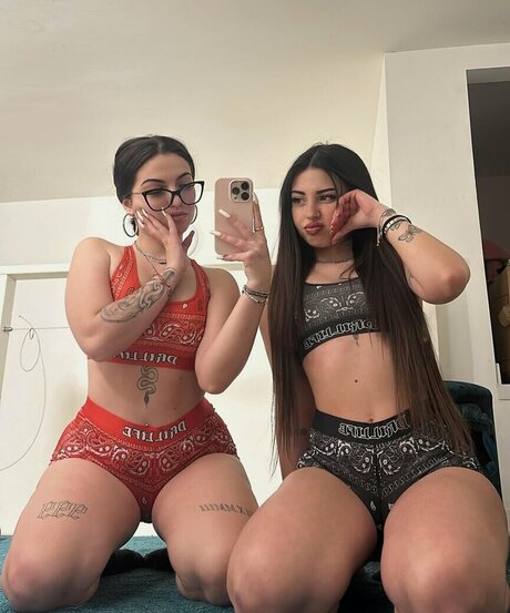 Luna Bufo modèle adulte des photos