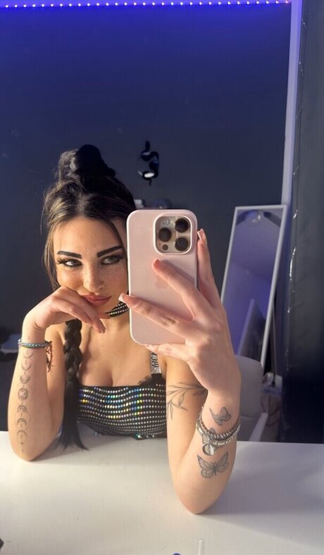 Luna Bufo étoile xxx photo