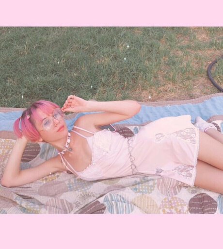 Strawbabyboy étoile de l'art galeries