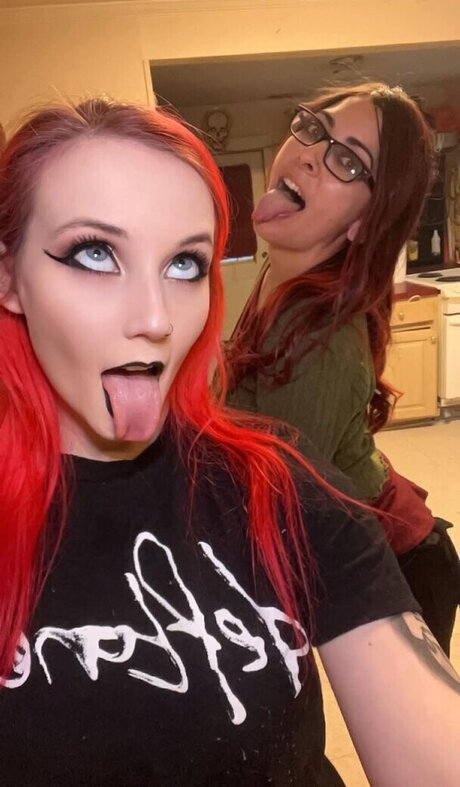 Carrie Cannie star du porno de haute qualité photos